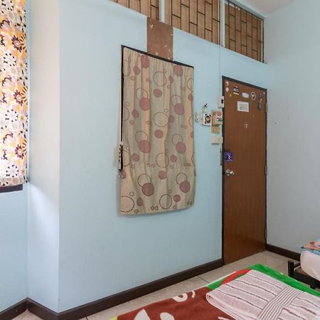 7 Holder Guesthouse Бангкок Екстер'єр фото