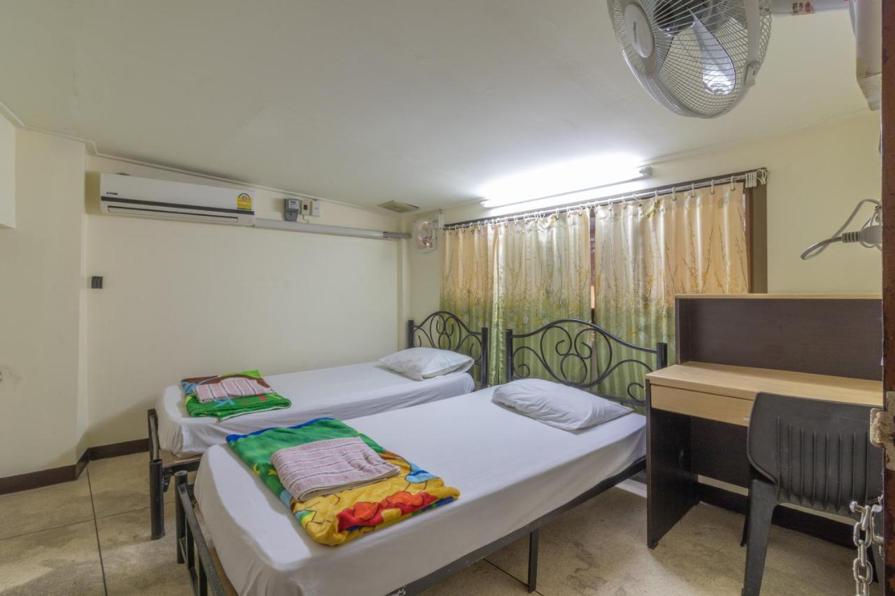 7 Holder Guesthouse Бангкок Екстер'єр фото