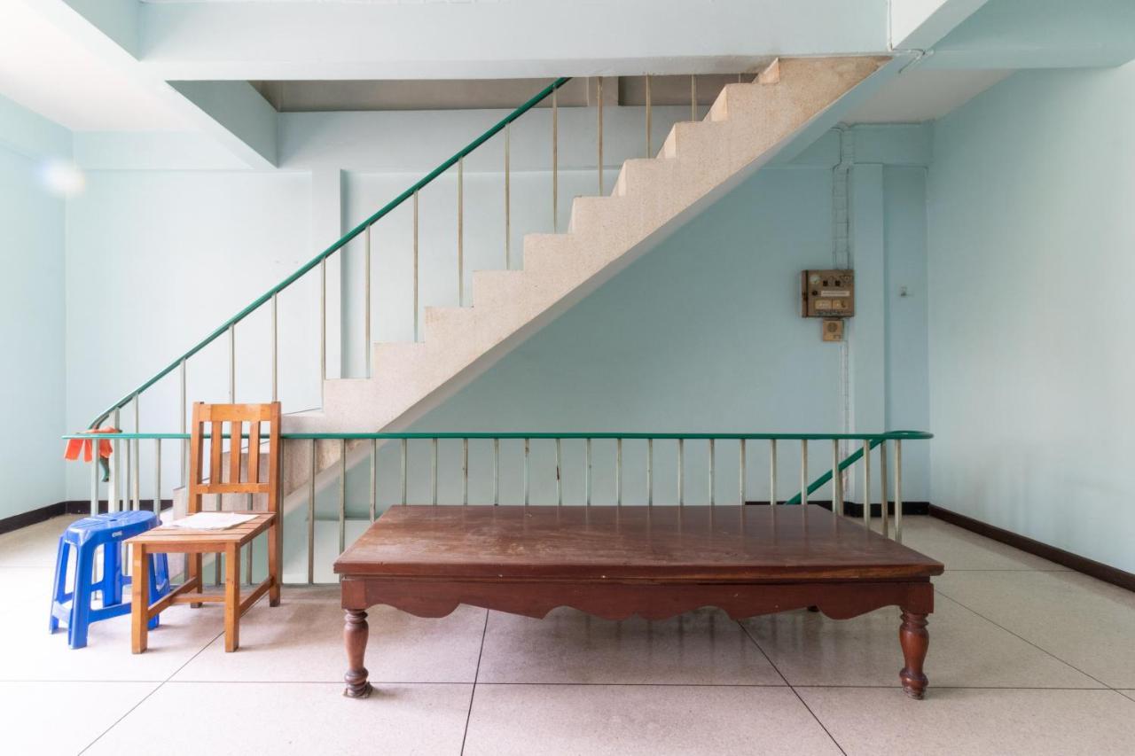 7 Holder Guesthouse Бангкок Екстер'єр фото