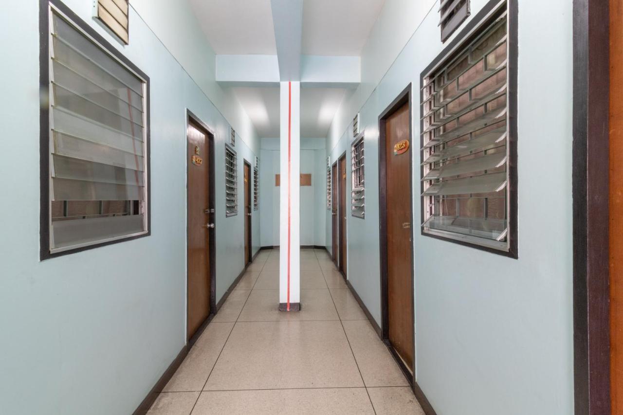 7 Holder Guesthouse Бангкок Екстер'єр фото