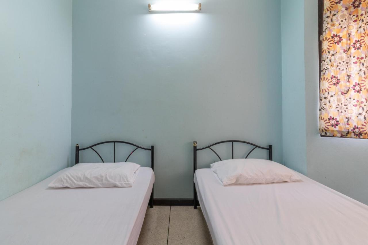 7 Holder Guesthouse Бангкок Екстер'єр фото