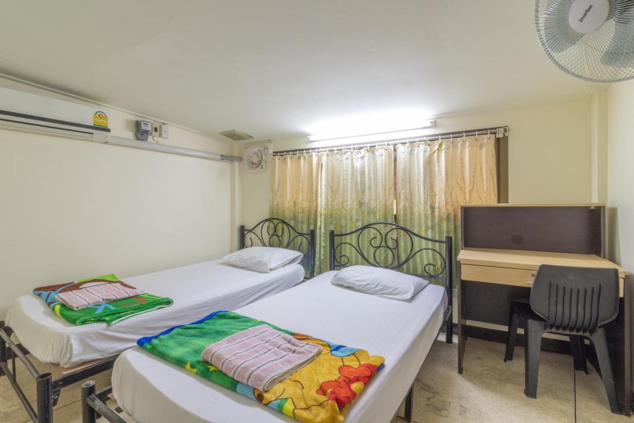 7 Holder Guesthouse Бангкок Екстер'єр фото