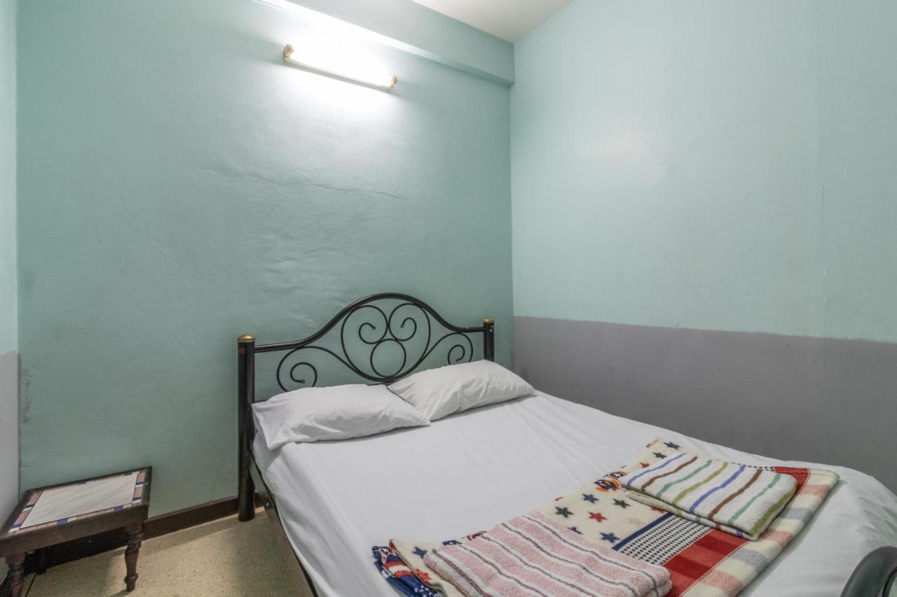 7 Holder Guesthouse Бангкок Екстер'єр фото